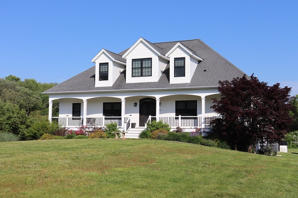 20 Meadowbrook Ln, Westport, MA Photo #2