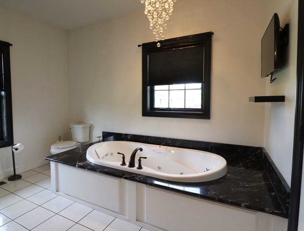 20 Meadowbrook Ln, Westport, MA Photo #30