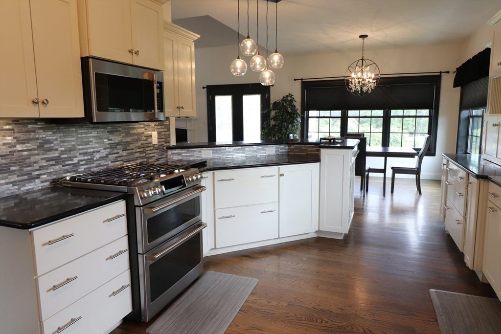 20 Meadowbrook Ln, Westport, MA Photo #23