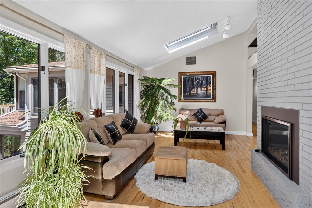 66 Sewall St, Shrewsbury, MA Photo #9