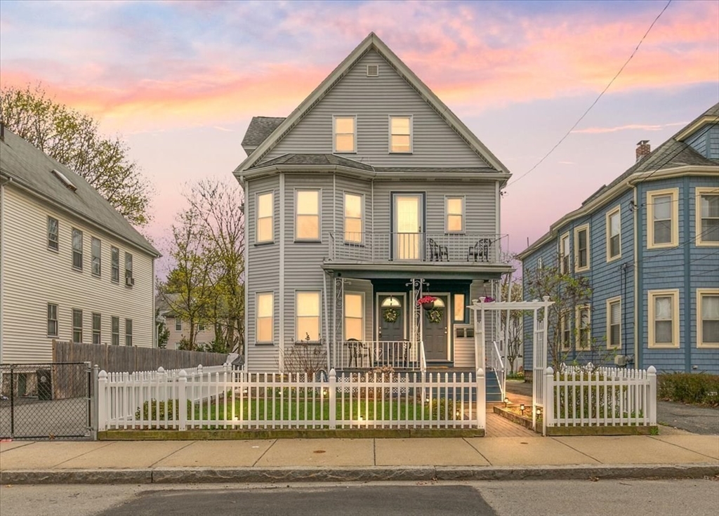 50-52 Bainbridge St.