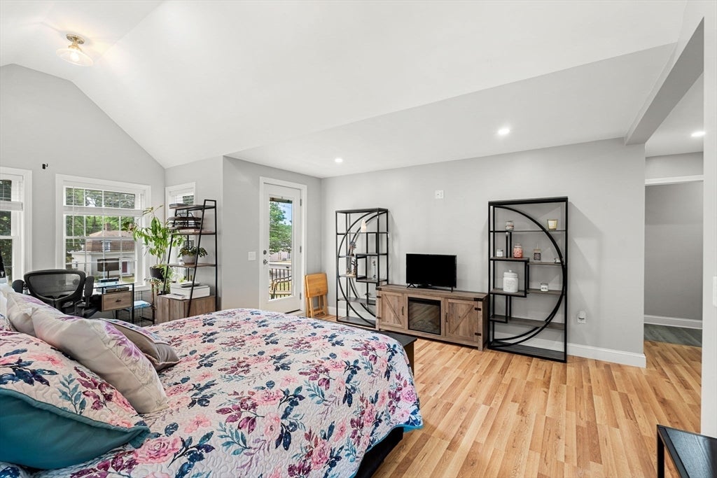 196 Commonwealth Ave