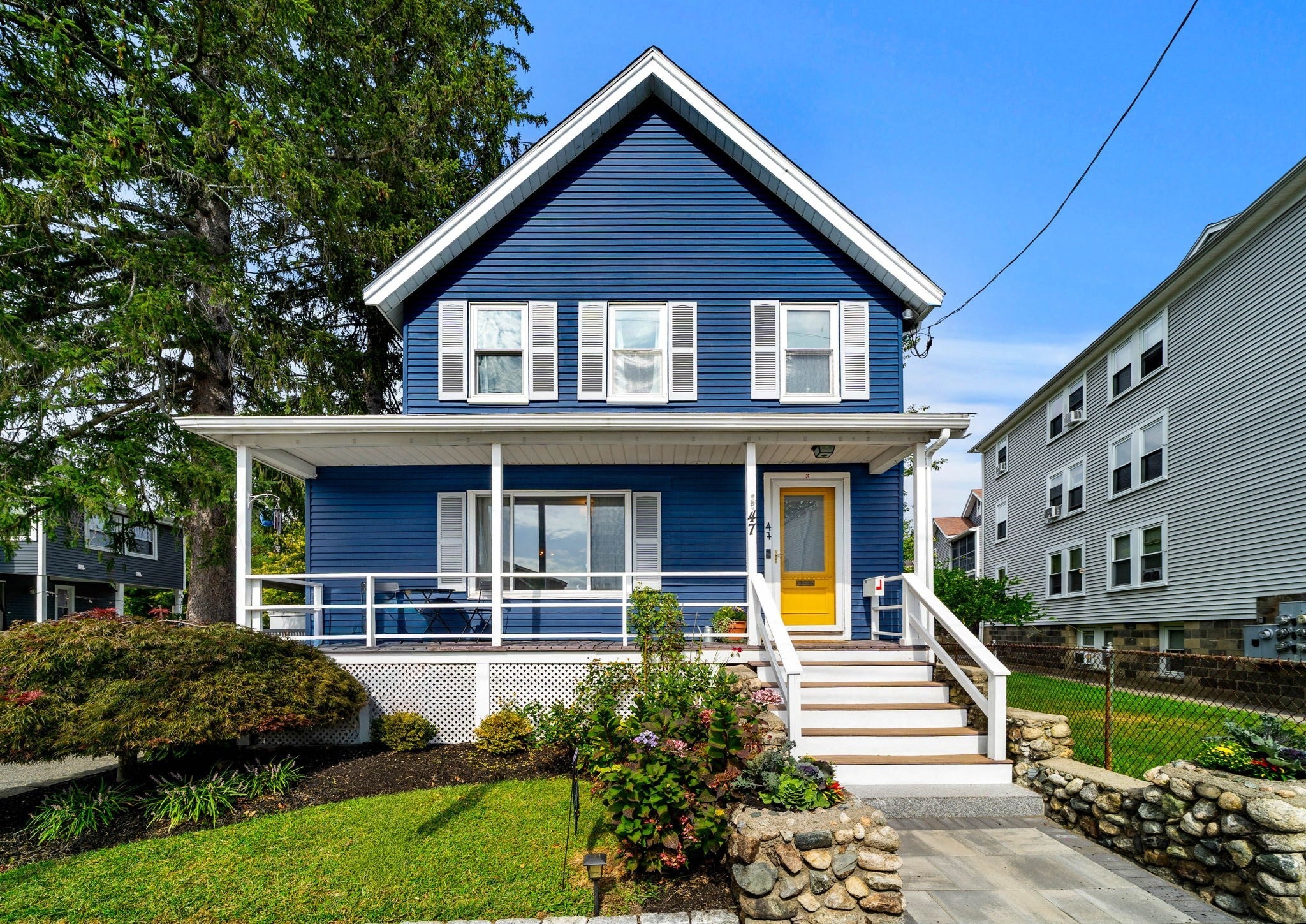 Photo of 47 Sanford St, Melrose, MA