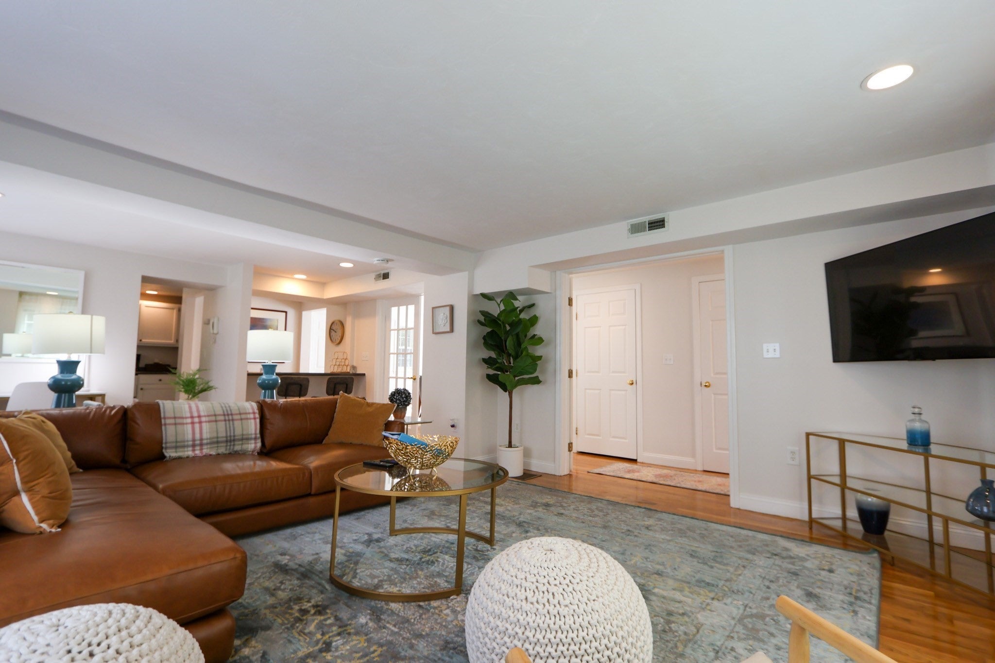25 Jay St - C FURNISHED
