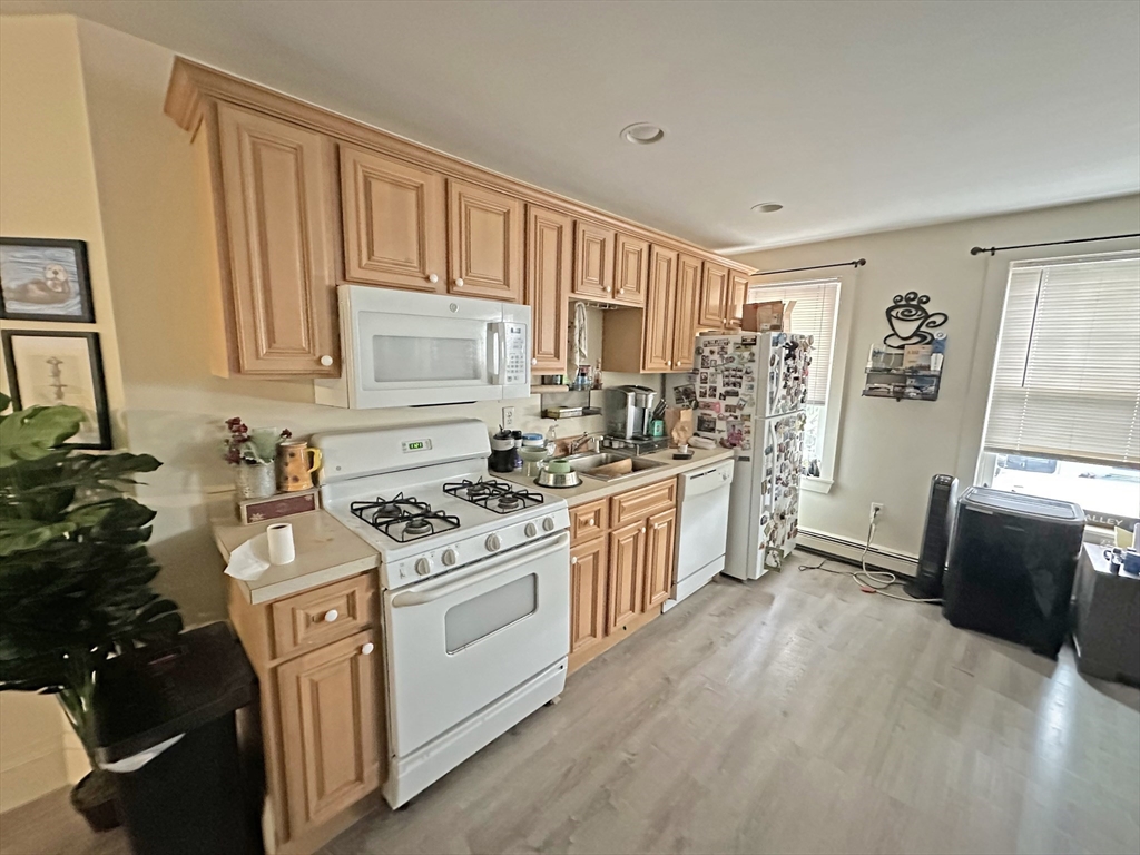 428-432 E 3rd Street