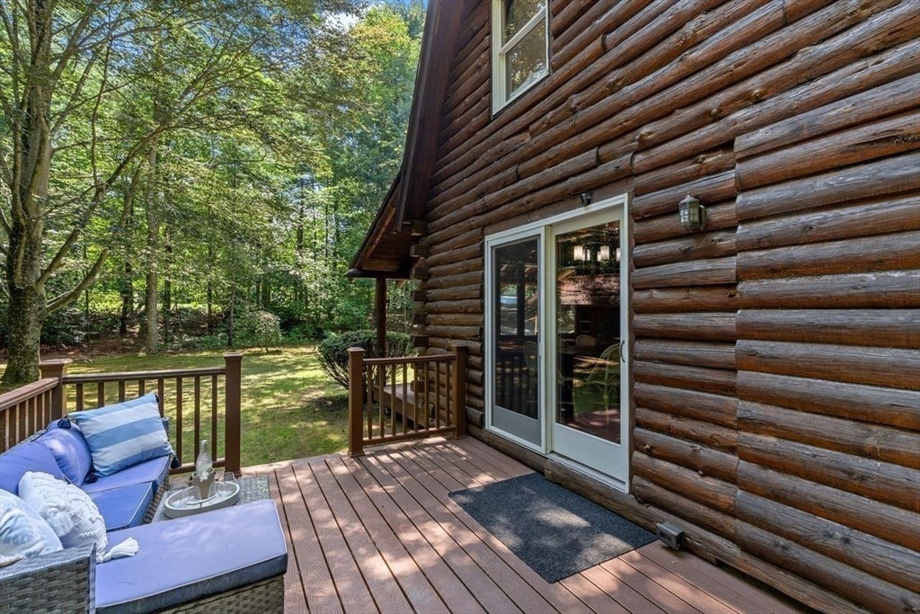 318 Circuit St, Hanover, MA Photo #27