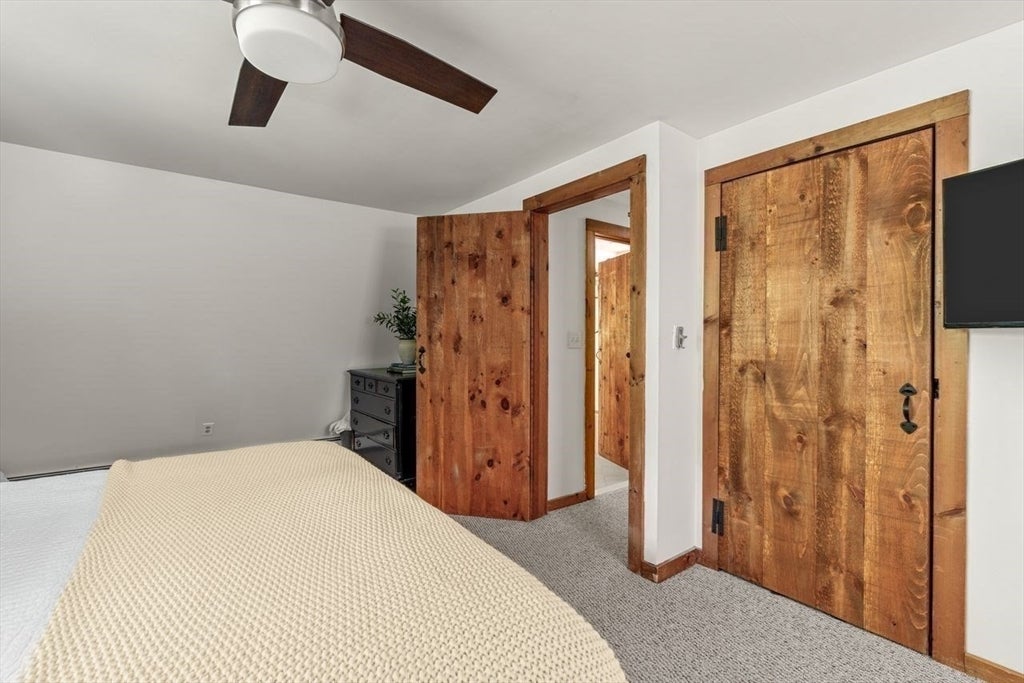 318 Circuit St, Hanover, MA Photo #19