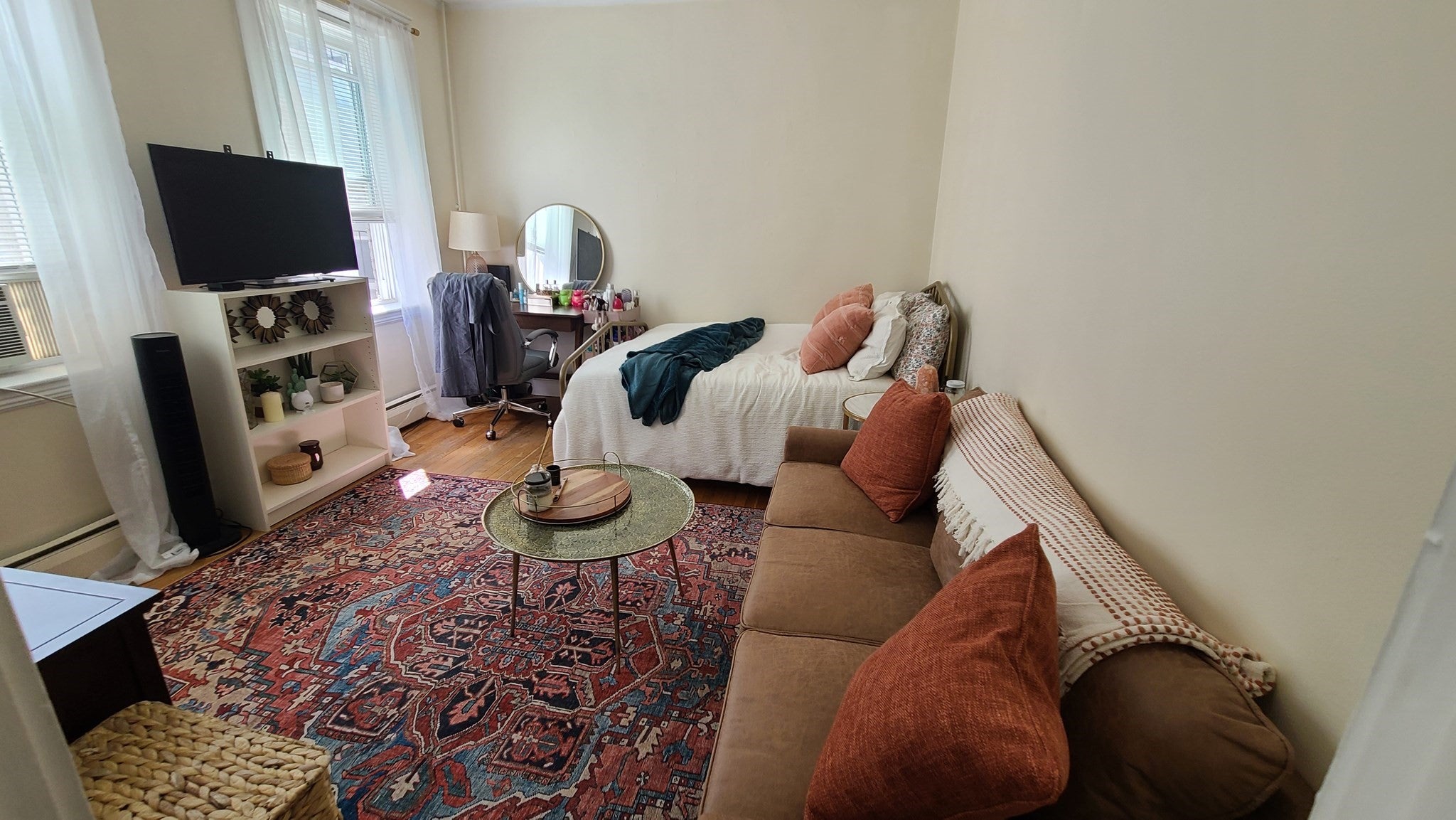 Click for 1840 Commonwealth Ave #V, Boston, MA slideshow