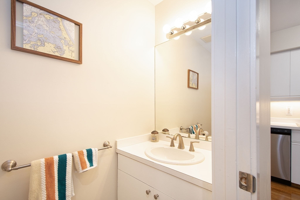 32 Commodore CT #32, Hull, MA Photo #11