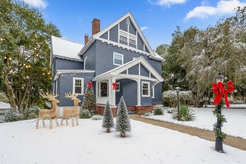 37 Kenwood Ave Worcester MA 01605