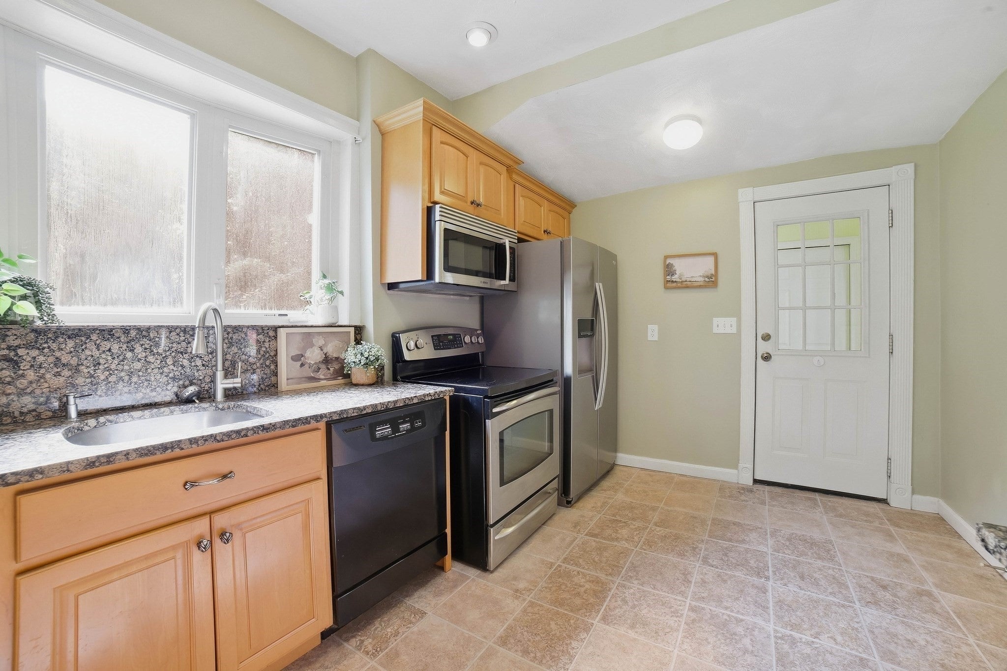 550 Sunderland Road, Worcester, MA, 550 Sunderland Road, Worcester, MA Photo #12