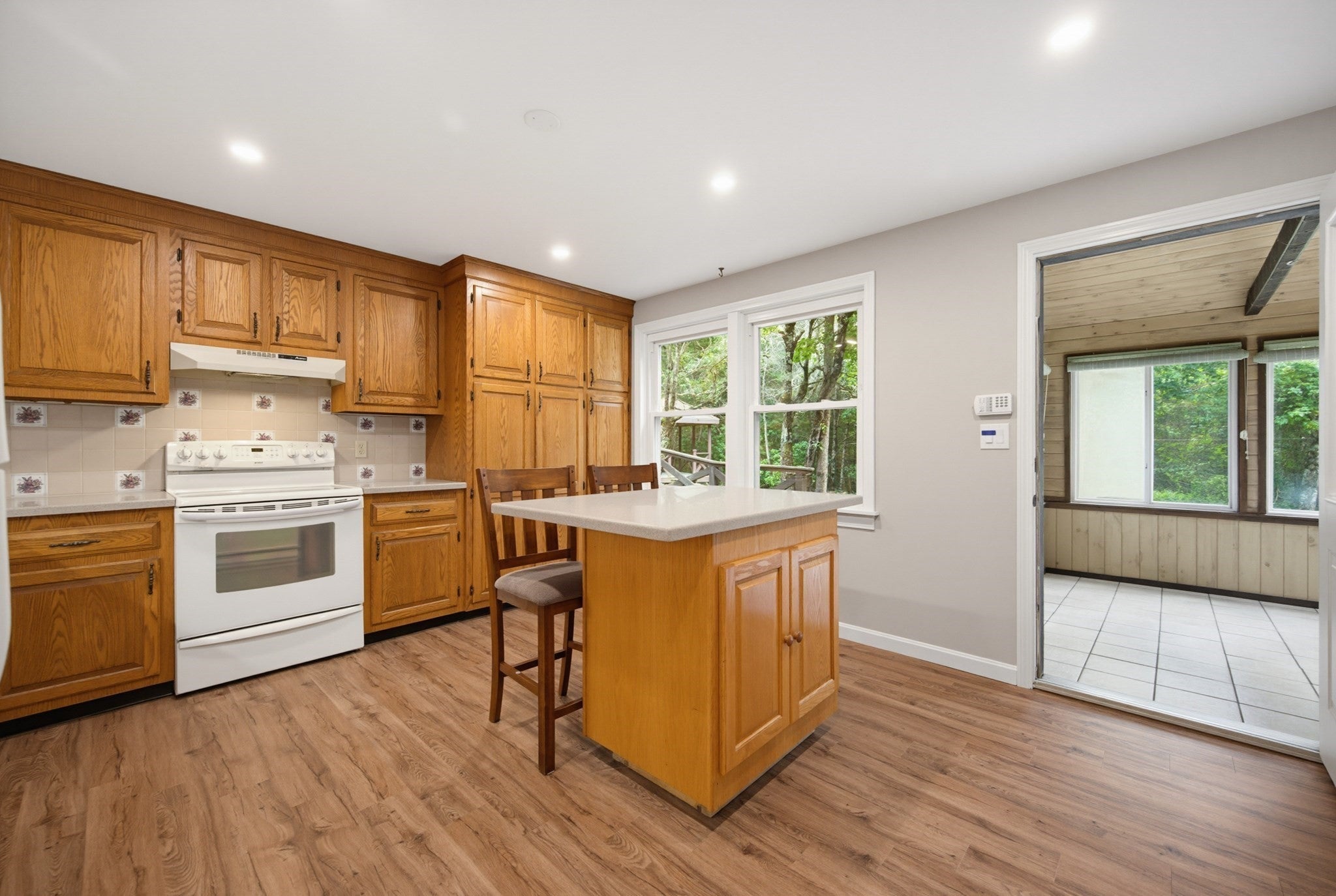 81 Rocky Meadow St, Middleboro MA 02346