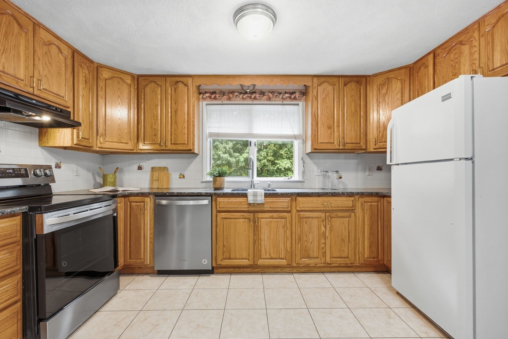 10 Red Gate Ln, Reading, MA, 10 Red Gate Ln, Reading, MA Photo #13