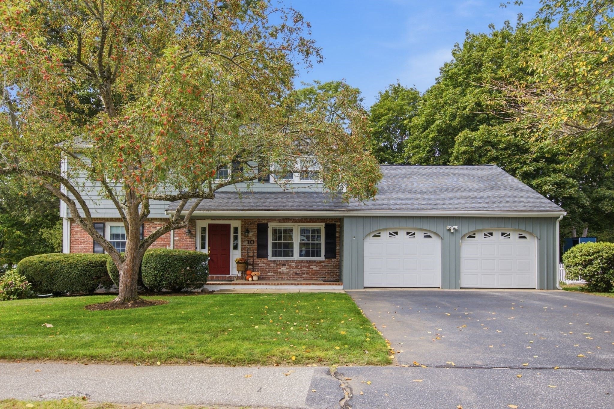 10 Red Gate Ln, Reading, MA, 10 Red Gate Ln, Reading, MA Photo #2