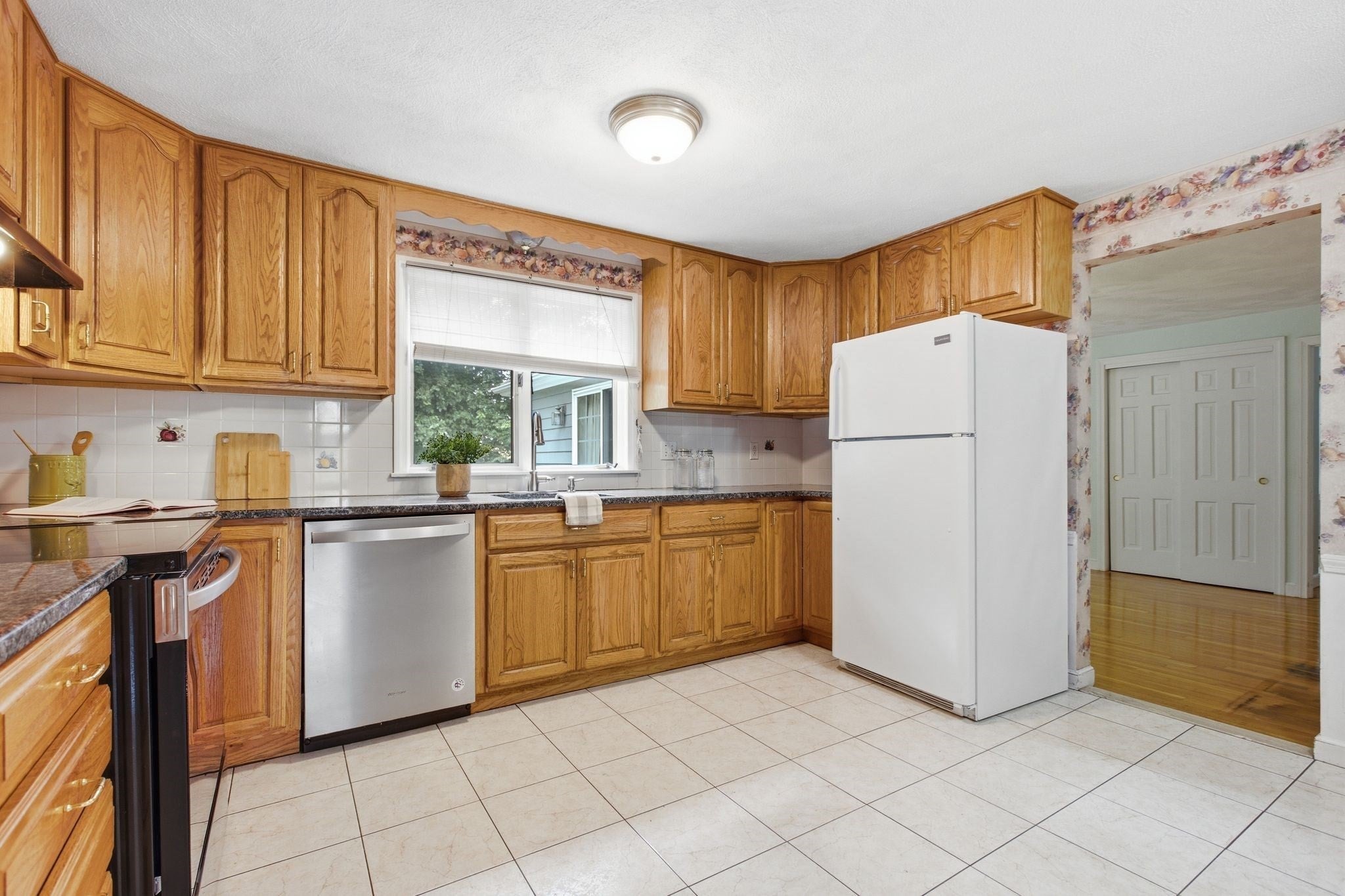10 Red Gate Ln, Reading, MA, 10 Red Gate Ln, Reading, MA Photo #14
