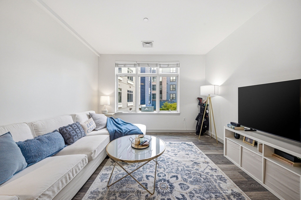 180 Telford St 312