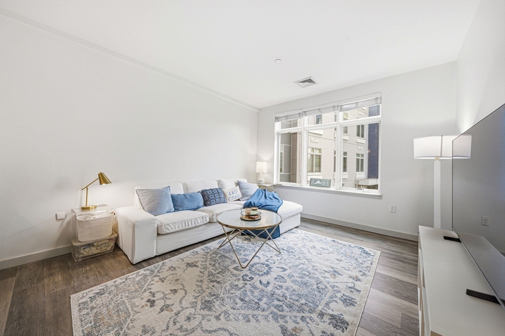 180 Telford St 312