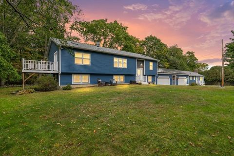 34 & 34R Pickering St Essex MA 01929