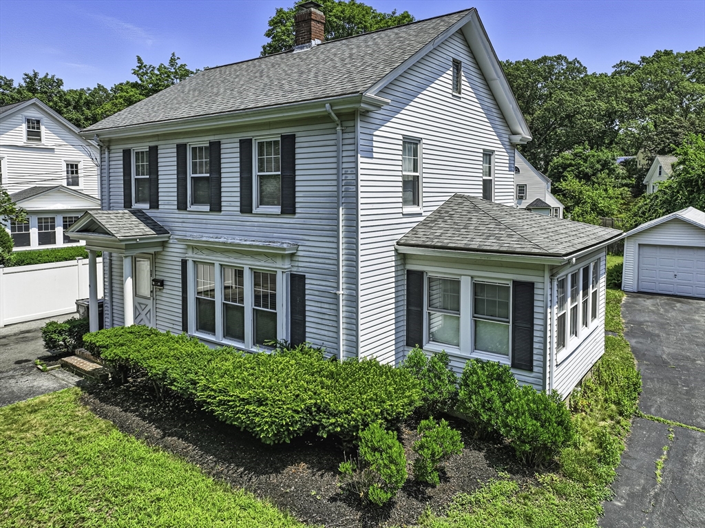 15 Robertson Rd