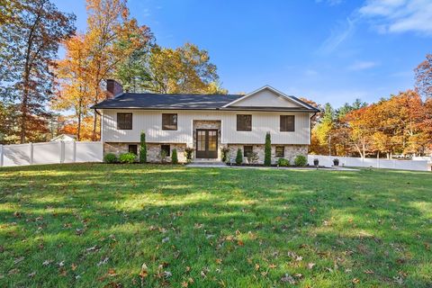 3 Robin Drive Hudson NH 03051