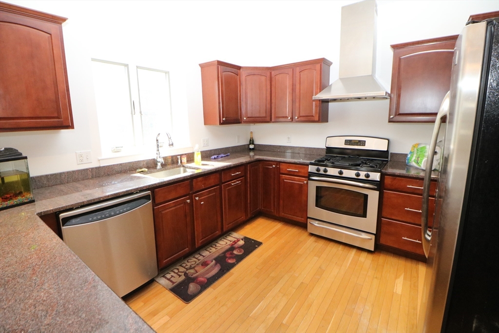 141 Grovers Ave 141