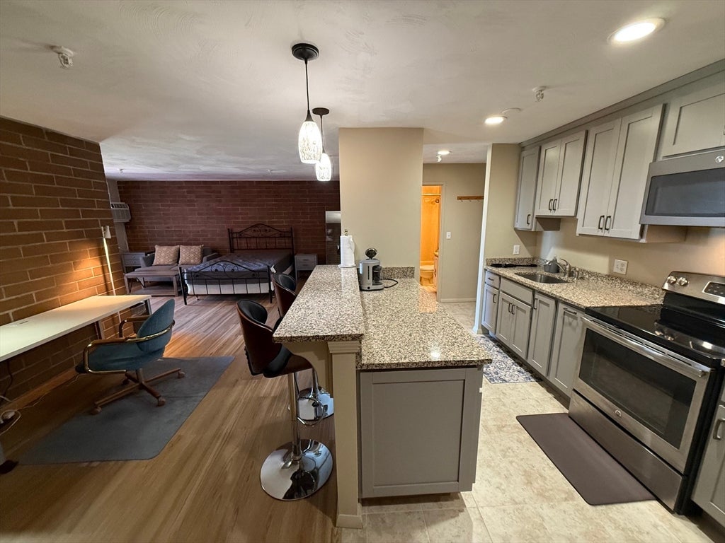 115 Squantum Street 815