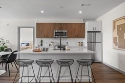 203 Lowell St 204