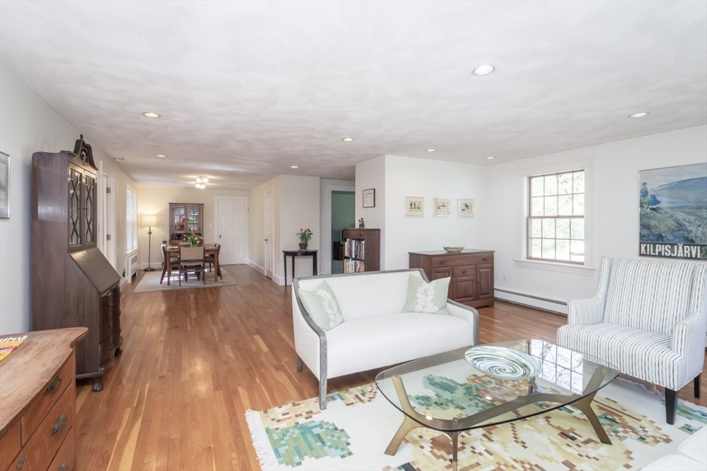 4 Crescent St, Natick, MA Photo #8