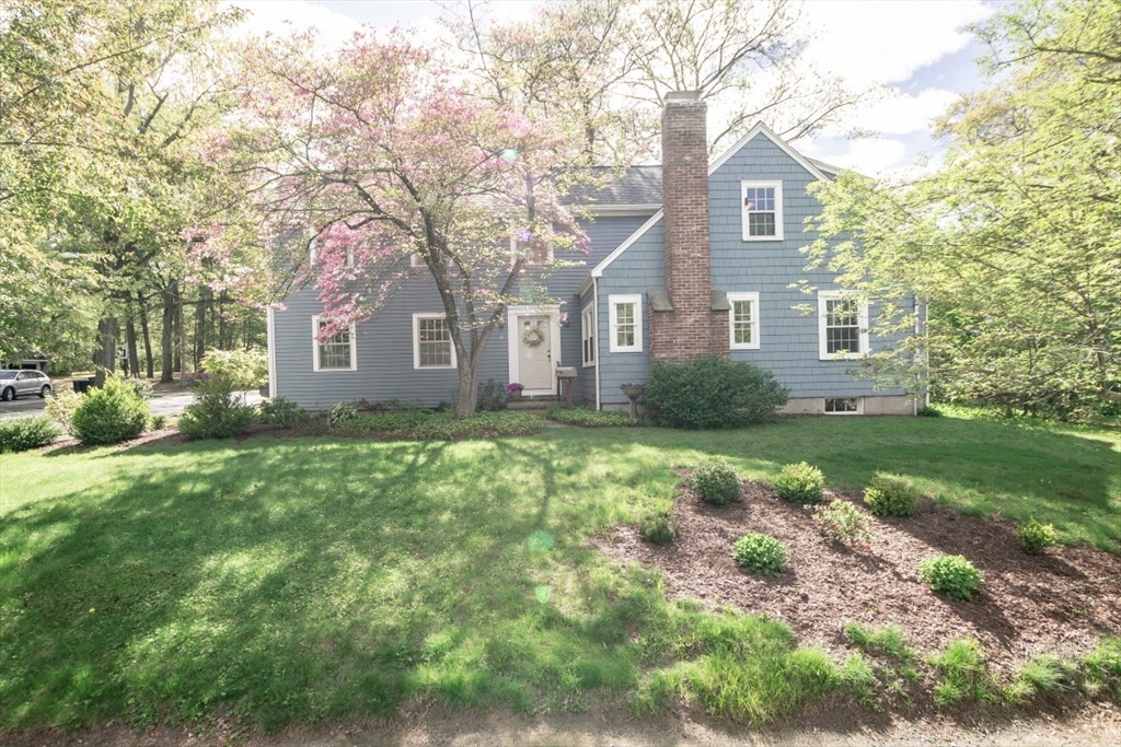 Photo of 4 Crescent St, Natick, MA