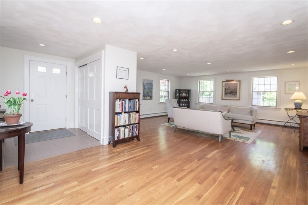 4 Crescent St, Natick, MA Photo #6