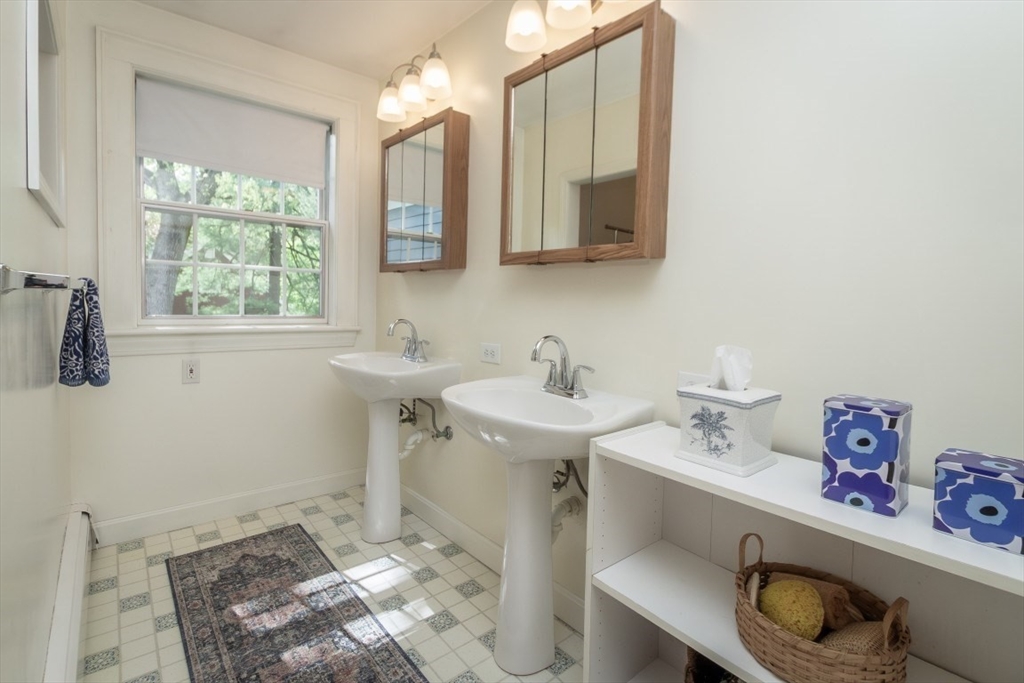4 Crescent St, Natick, MA Photo #22