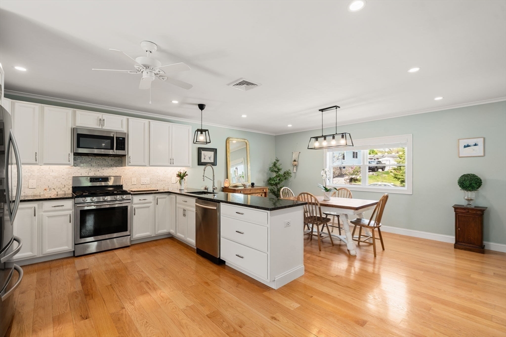38 Hibbert St, Arlington, MA Photo #8