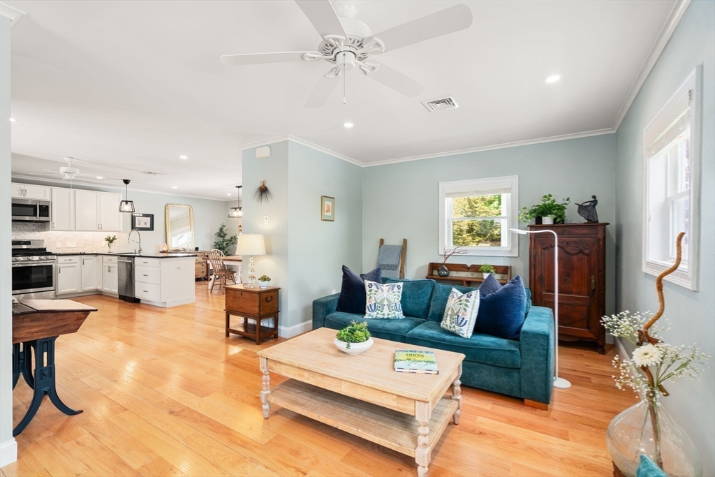 38 Hibbert St, Arlington, MA Photo #10