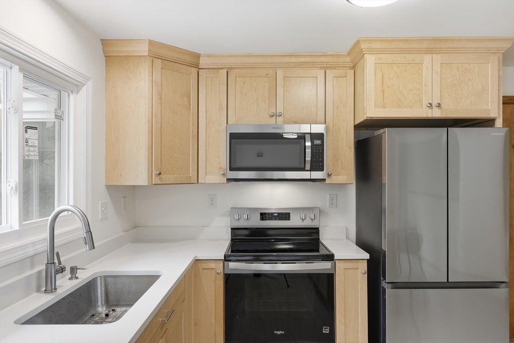 17 Everett St Extension, Fitchburg, MA, 17 Everett St Extension, Fitchburg, MA Photo #7