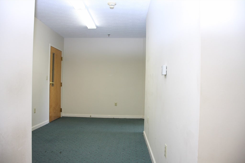 1565 Main St 200