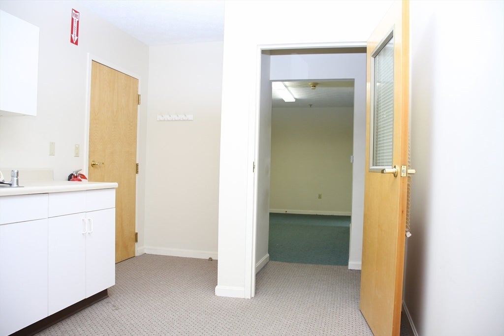 1565 Main St 200