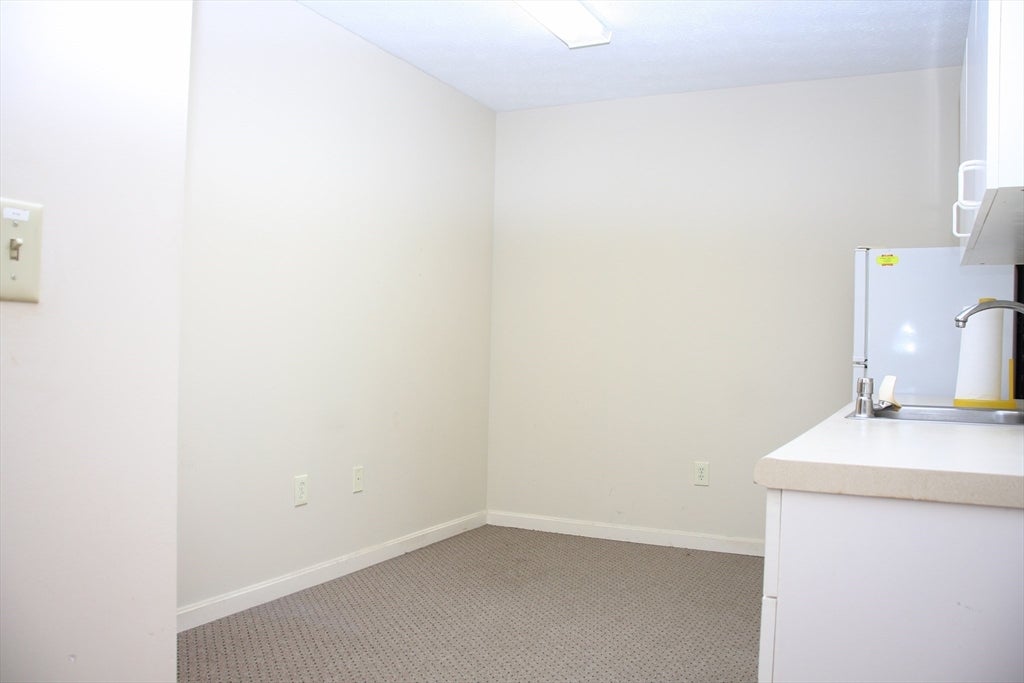 1565 Main St 200