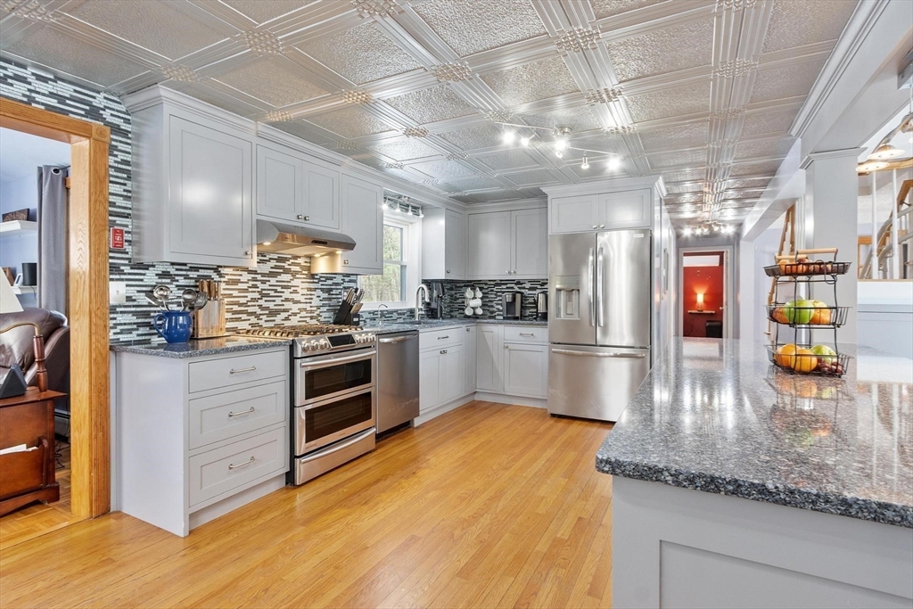 437 Johnny Appleseed Ln