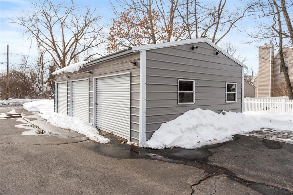 437 Johnny Appleseed Ln