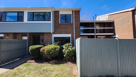 228 Greenbrook Dr 228 Stoughton MA 02072