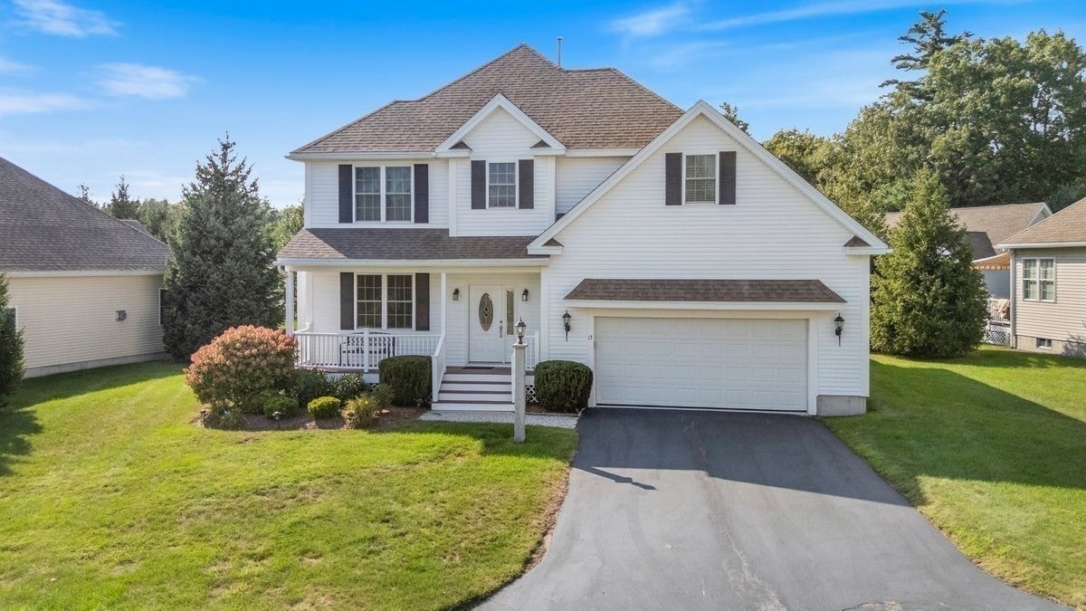 17 Stone Castle Dr #17, Methuen, MA Photo #2