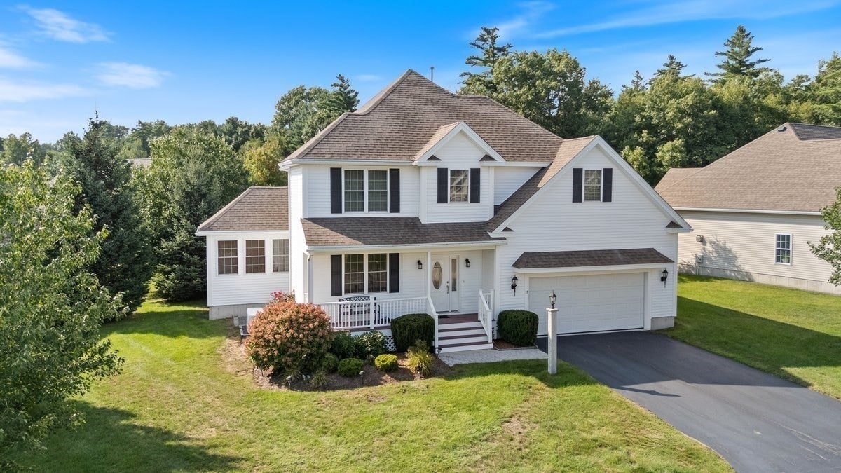 17 Stone Castle Dr #17, Methuen, MA Photo #4