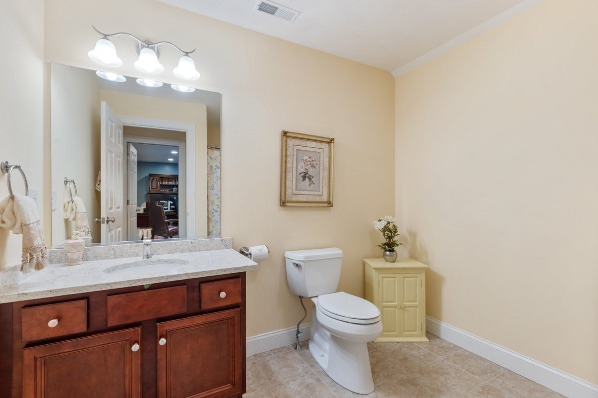 17 Stone Castle Dr #17, Methuen, MA Photo #19