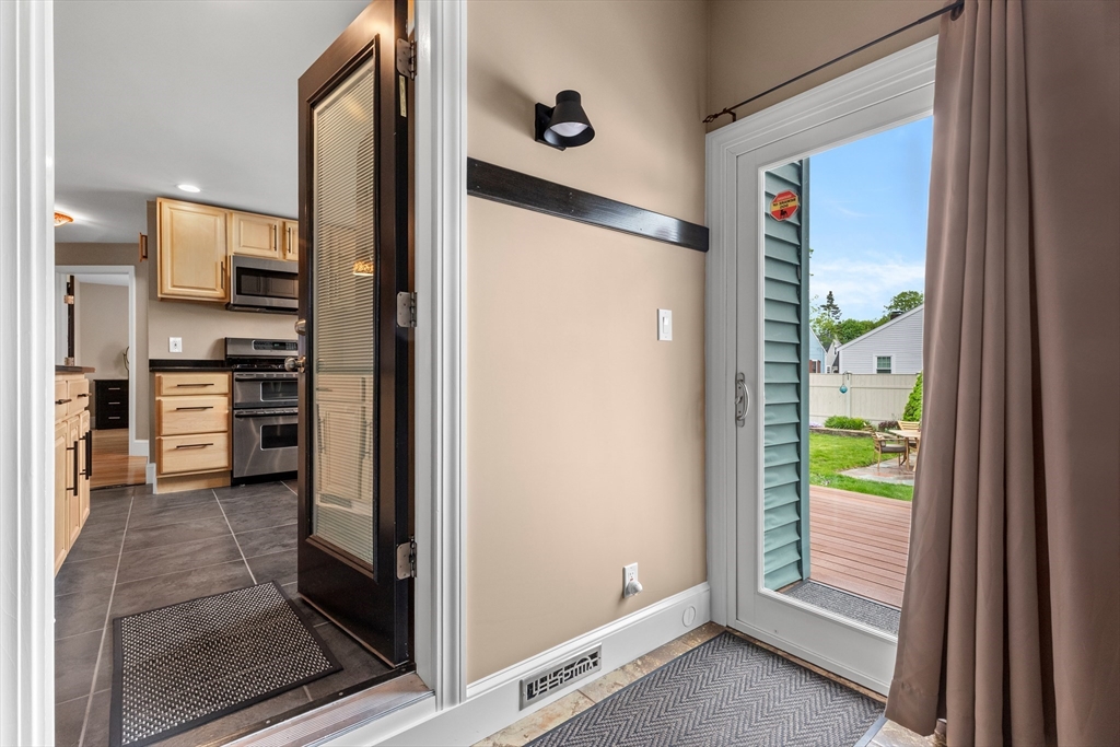 21 Leggs Hill Road, Marblehead, MA Photo #11