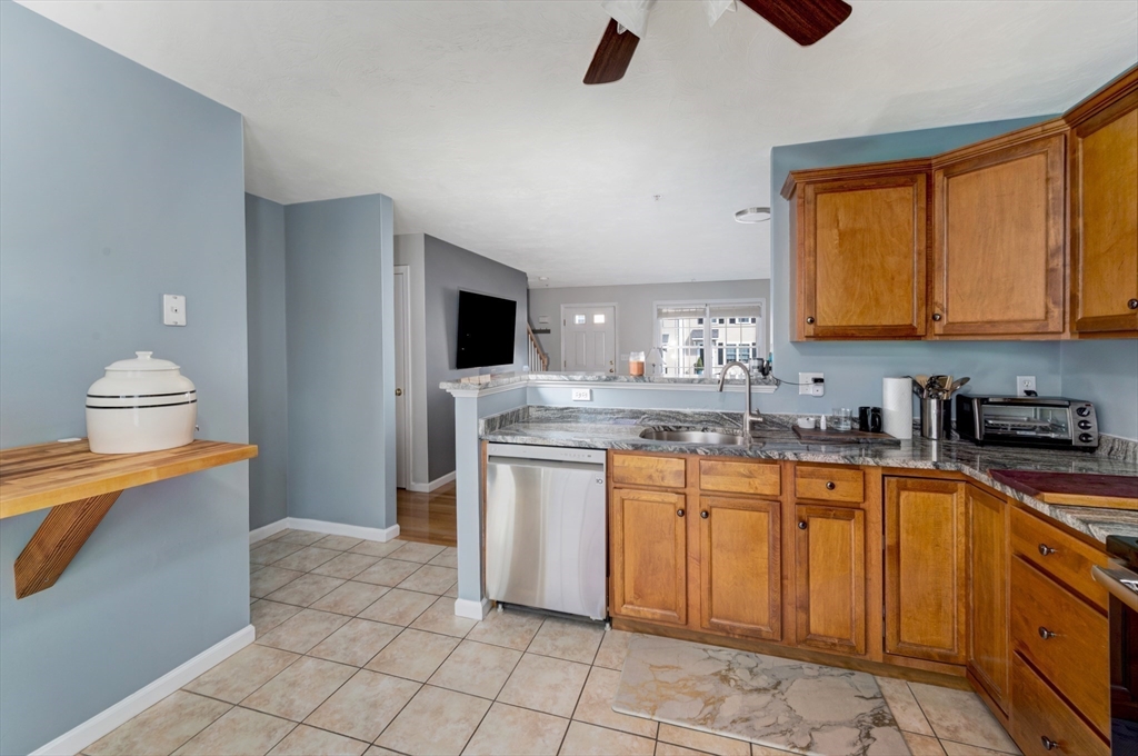 11 Boxberry Ln #11, Rockland, MA Photo #9