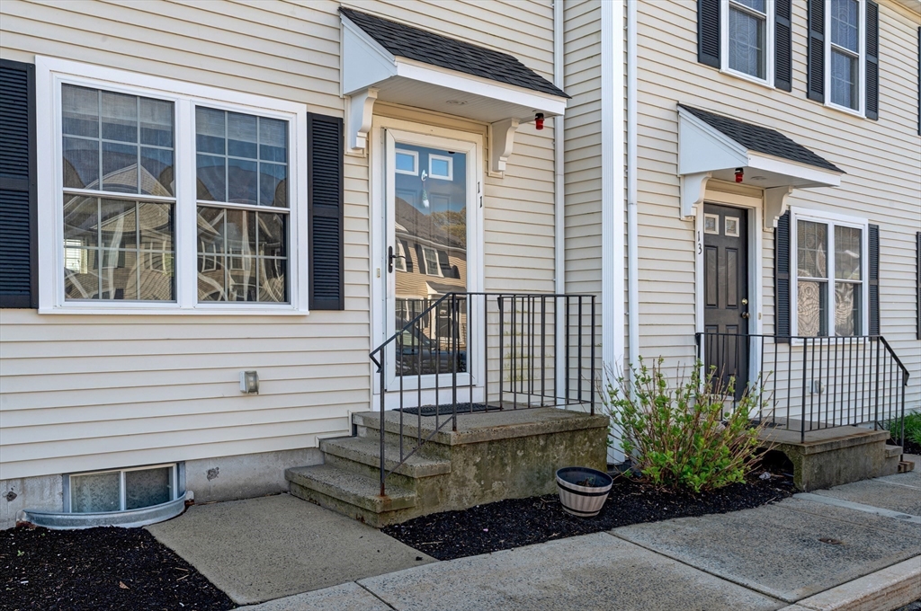 11 Boxberry Ln #11, Rockland, MA Photo #1