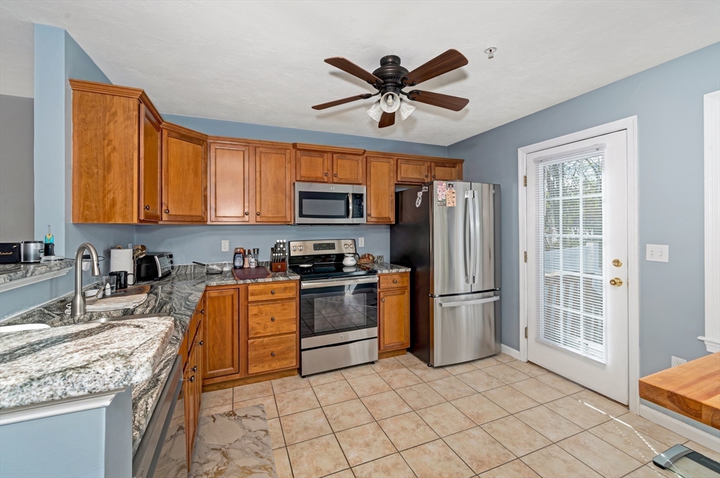 11 Boxberry Ln #11, Rockland, MA Photo #7