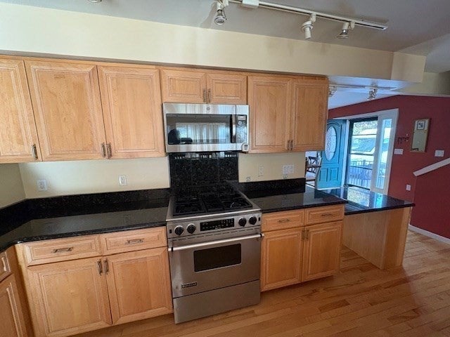 505 Bay Road #1, Hamilton, MA Photo #4