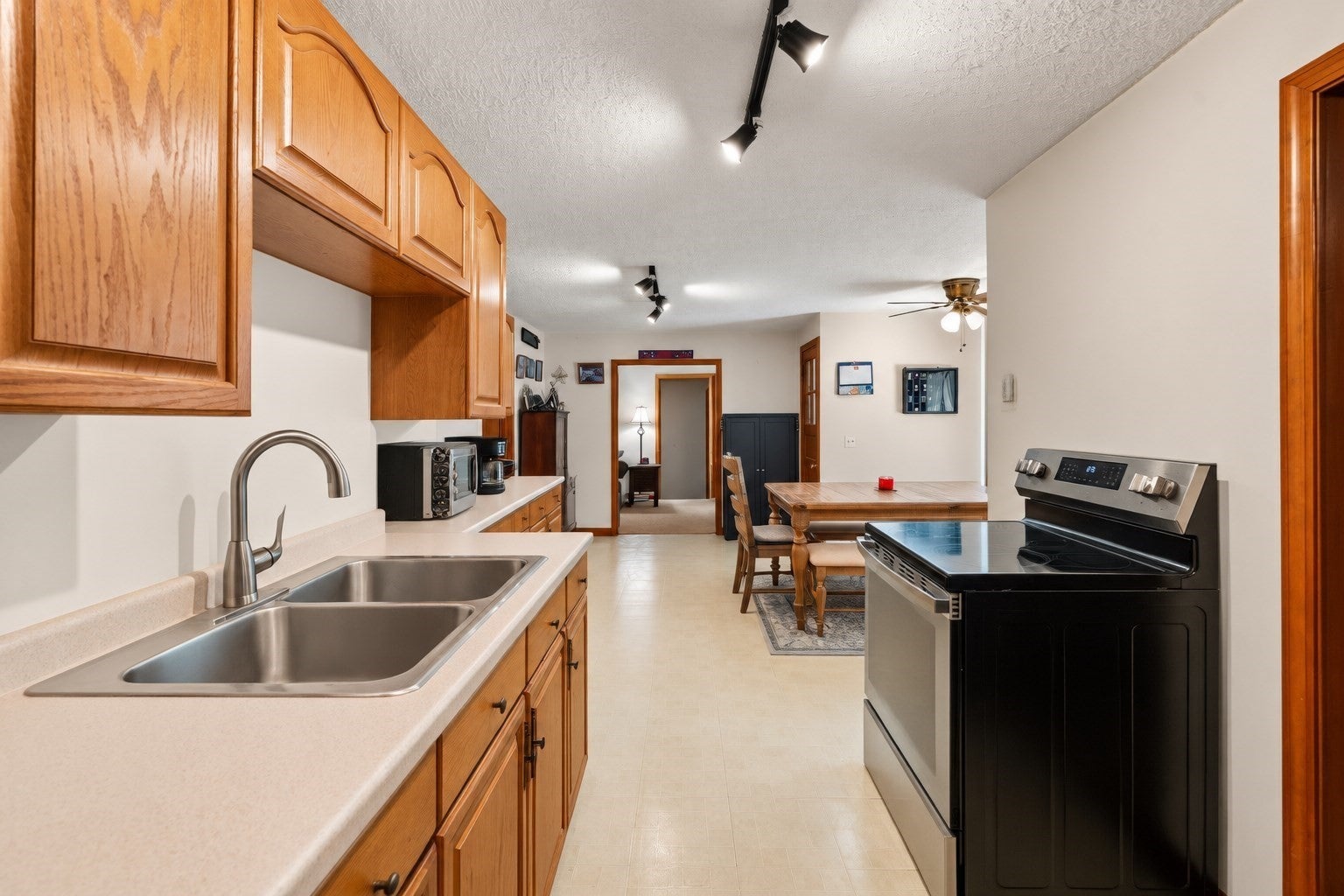 138 Fremont St, Taunton, MA Photo #15