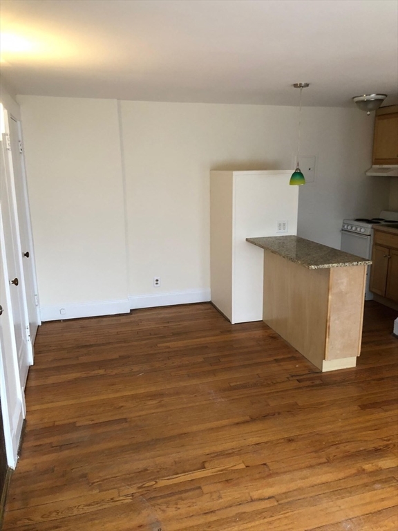 120 North Ave. 1